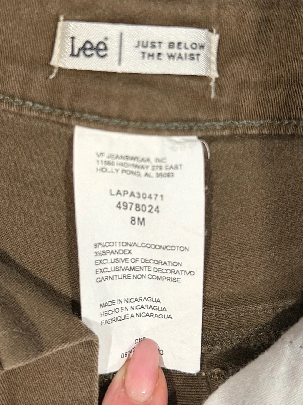 Lee Women’s -Just below the waist -brown khaki short size 8